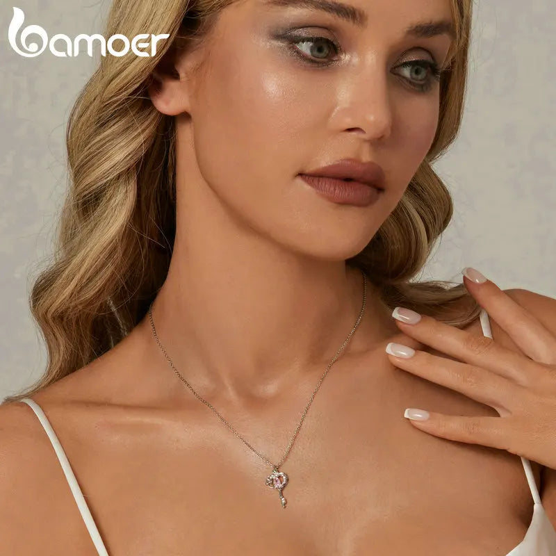 Prata 925 | Colar Chave Cravejada