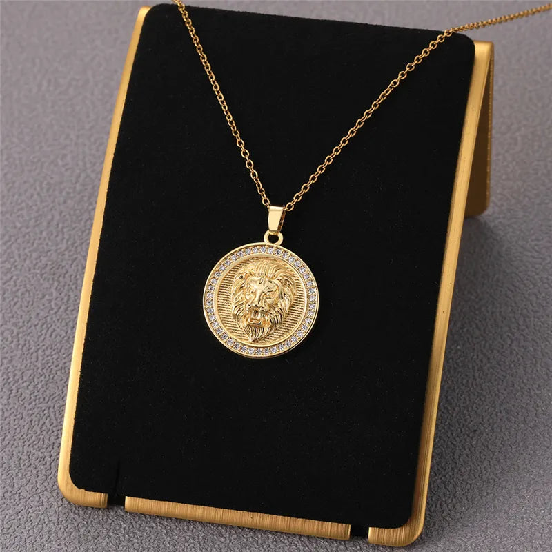 Colar Medalhão de leão Cravejado