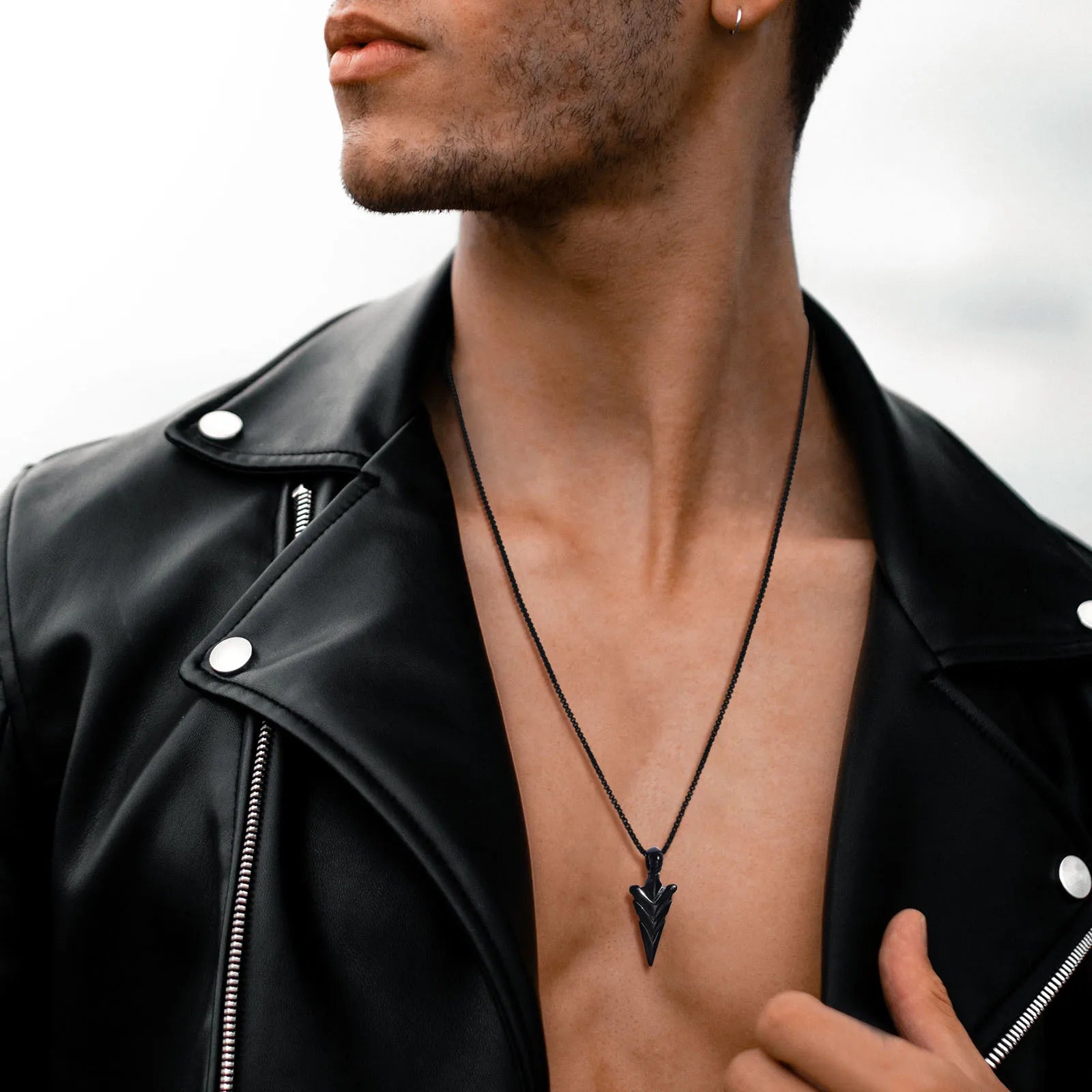 Colar masculino ponta de lança