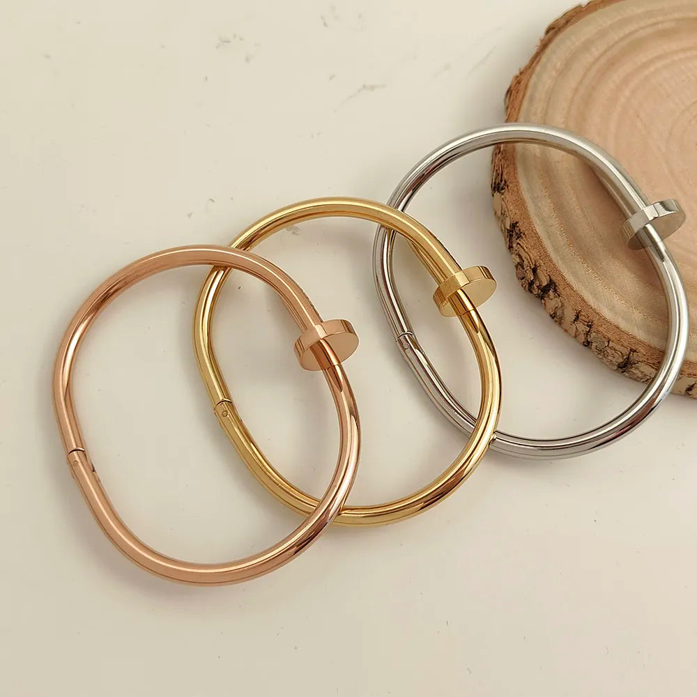 Bracelete Prego Modelo Cravejado