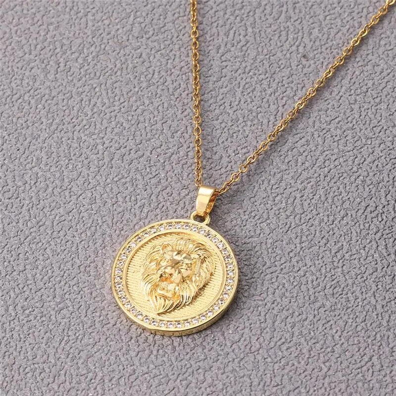 Colar Medalhão de leão Cravejado