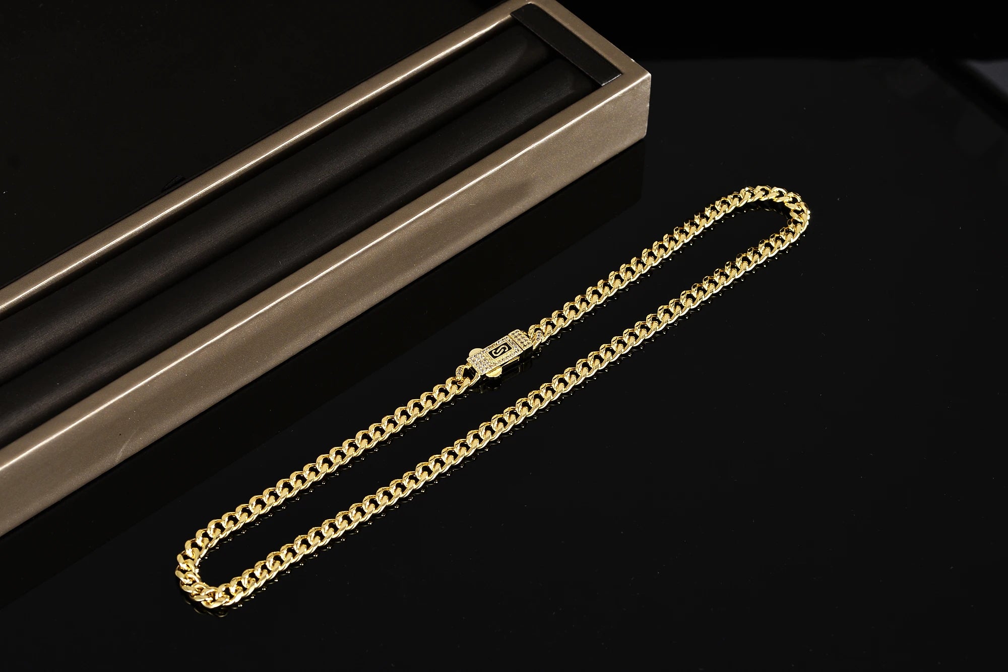 Colar ou pulseira Miami Cuban fecho cravejado