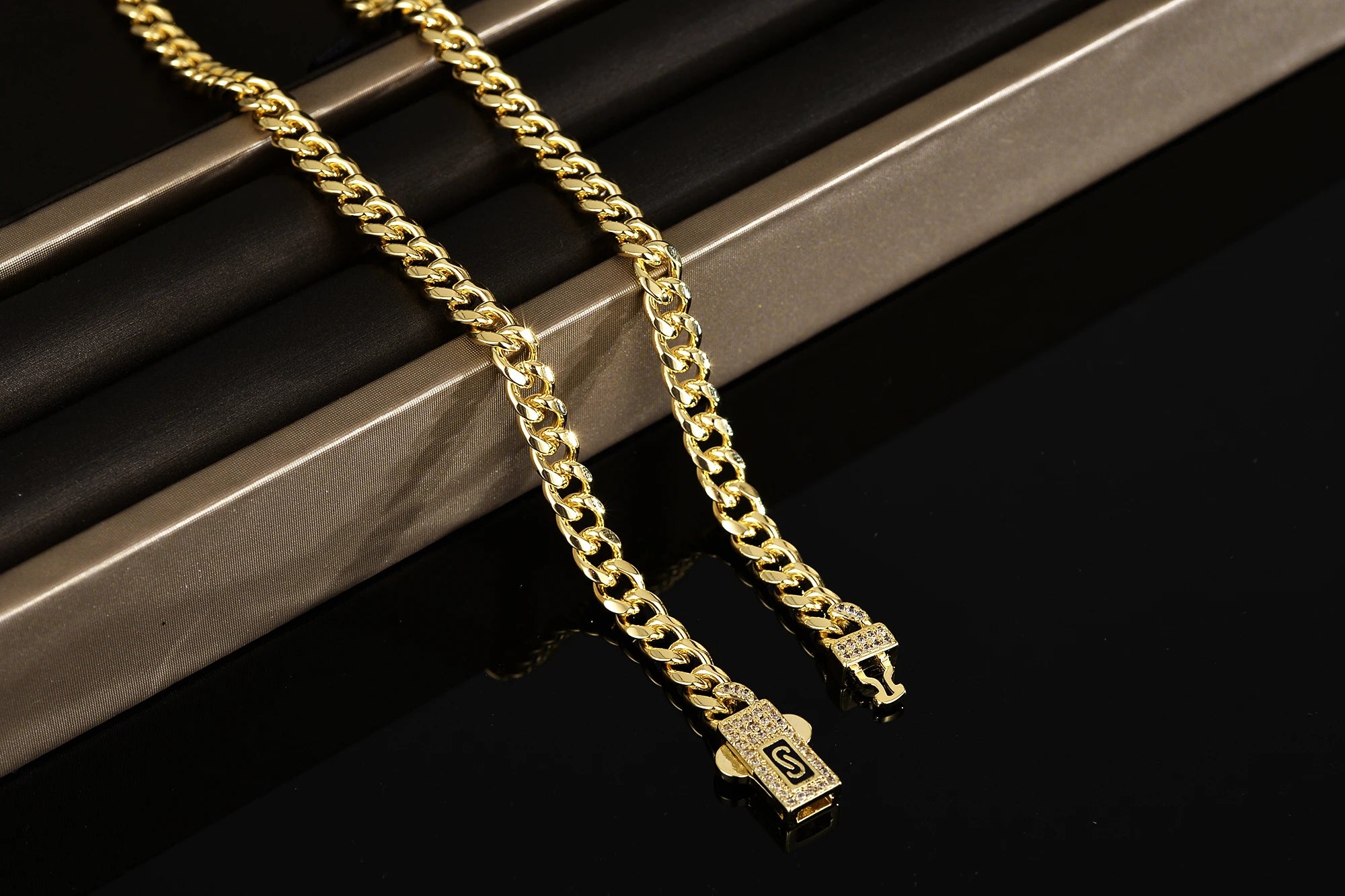 Colar ou pulseira Miami Cuban fecho cravejado