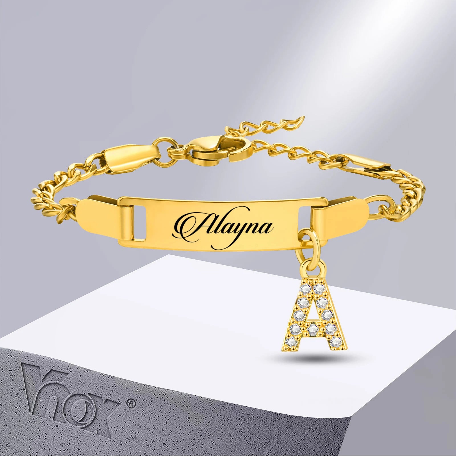 Pulseira infantil personalizada com inicial cravejada ( A - Z) (0 a 4 anos